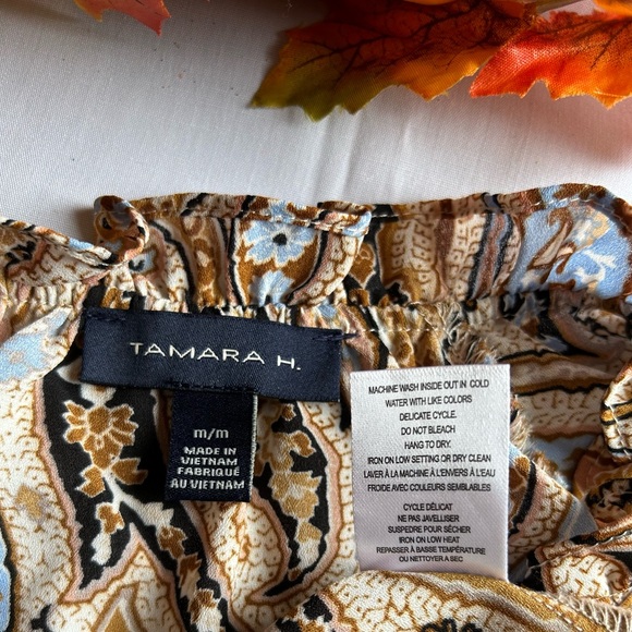 Pretty Tamara H Paisley sheer Blouse - Picture 4 of 5